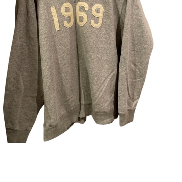 Men’s Gap Sweatshirt - Picture 3 of 3